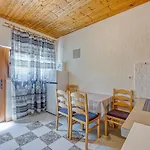 House Monte Grande Дом отдыха Пула