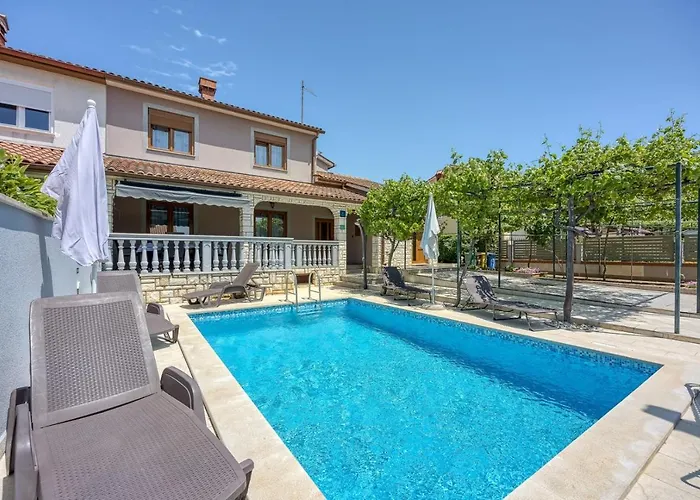 Будинок відпочинку House Monte Grande Пула