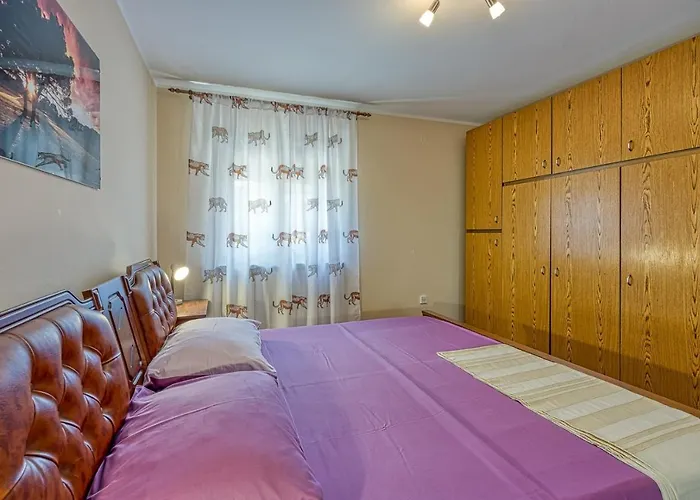 House Monte Grande Будинок відпочинку Пула